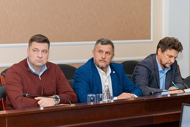 27 ноября депутаты рассмотрят проект областного бюджета-2025-2027